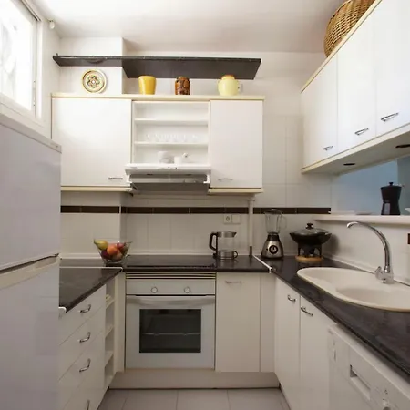 Centrally Located South Facing With Pool Apartament